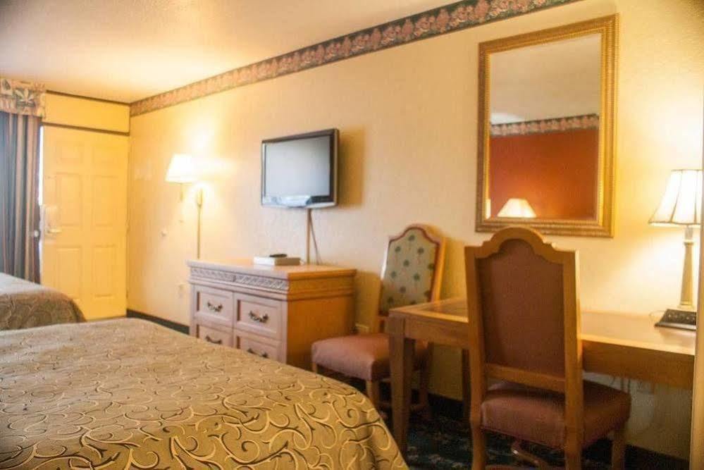 Polynesian Inn Saint Cloud Buitenkant foto