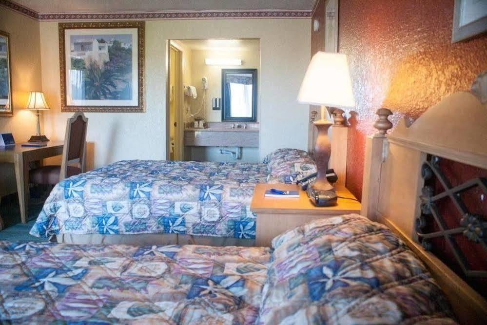 Polynesian Inn Saint Cloud Buitenkant foto